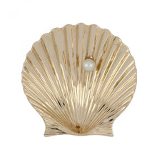 Load image into Gallery viewer, Retro 14K Gold Cartier Shell Brooch
