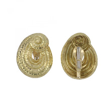 Load image into Gallery viewer, Vintage David Webb 18K Gold Seashell Earrings
