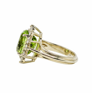 Vintage 18K Gold Peridot Sunburst Ring with Diamonds