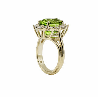 Vintage 18K Gold Peridot Sunburst Ring with Diamonds