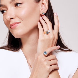 Syna 18K Gold Blue Topaz Axia Ring