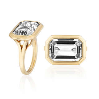Goshwara 18K Manhattan Rock Crystal East-West Bezel Ring