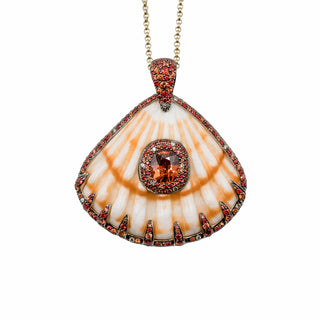 Estate John Hardy 18K Gold Spiny Oyster Shell Lion Paw Pendant