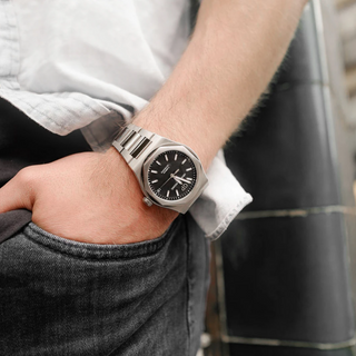 Girard-Perregaux Stainless Steel Laureato 42mm in Black