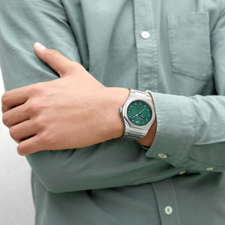 Girard-Perregaux Stainless Steel Laureato 42mm in Green