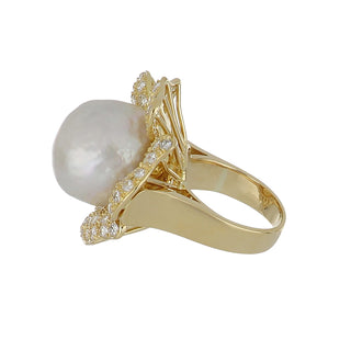 Vintage 1990s 18K Gold South Sea Pearl and Diamond Flower Ring