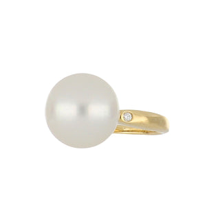 Estate 18K Gold Pearl Ring with Diamonds