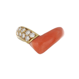 Vintage 1970s 18K Gold Coral Ring with Diamonds