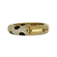 Load image into Gallery viewer, Important Estate Pavé Diamond and Onyx Bracelet
