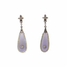 Load image into Gallery viewer, Important Edwardian Chalcedony Teardrop Platinum Earrings
