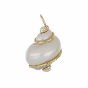 Seaman Schepps 18K Gold Turbo Shell Pendant