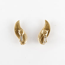 Load image into Gallery viewer, Estate Christofle 18K Gold Swirl Earrings

