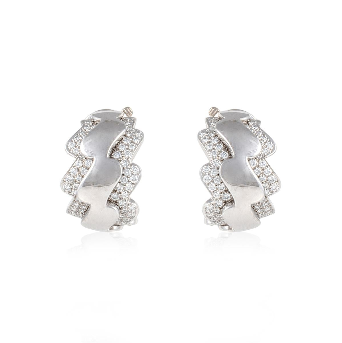 Enchanted Lotus stud earrings in white gold | De Beers US