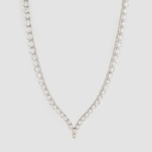 Load image into Gallery viewer, Platinum Round Diamond Necklace
