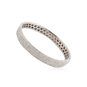 18K White Gold Pavé Diamond Bangle