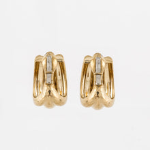 Load image into Gallery viewer, Estate David Webb 18K Hammered Gold Earrings
