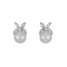 Load image into Gallery viewer, 18K White Gold South Sea Pearl Earrings
