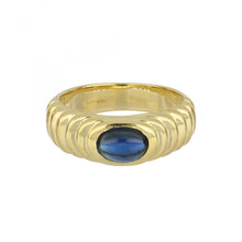 Load image into Gallery viewer, Vintage 1970s 18K Gold Sapphire Ring
