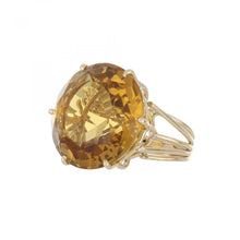 Load image into Gallery viewer, Vintage 1970s 18K Gold Citrine Ring
