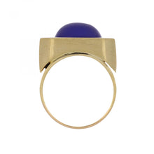 Load image into Gallery viewer, Vintage 1970s 18K Gold Chalcedony Ring
