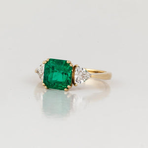 18K Gold Colombian Emerald and Diamond Ring