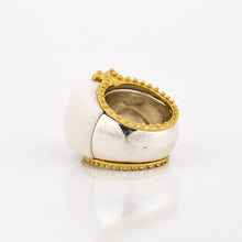 Load image into Gallery viewer, Mazza 14K Gold White Agate and Coral Ring
