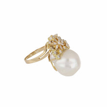 Load image into Gallery viewer, Vintage 1990s 18K Gold Baroque South Sea Pearl Ring
